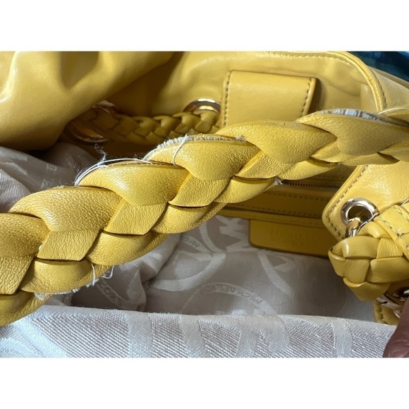 MICHAEL KORS SIGNATURE YELLOW HANDBAG - Picture 8 of 16